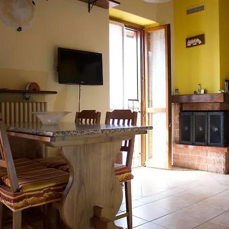 La Casa Sul Sasso In Town Serviced 3* Dervio
