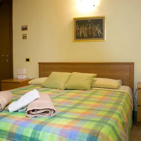 La Casa Sul Sasso In Town Serviced 4*