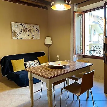 La Casa Sul Sasso In Town Serviced 3* Dervio