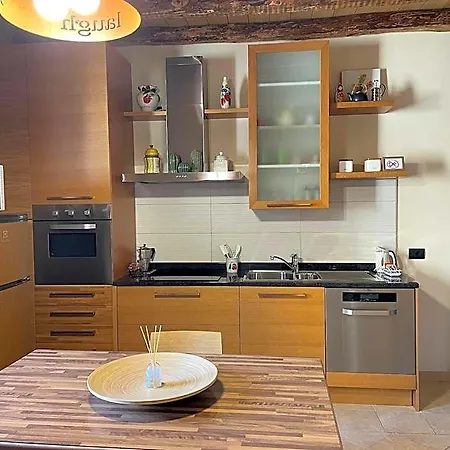 La Casa Sul Sasso In Town Serviced 3*