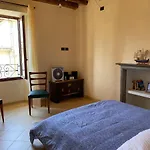מלון דירות La Casa Sul Sasso In Town Serviced 3*