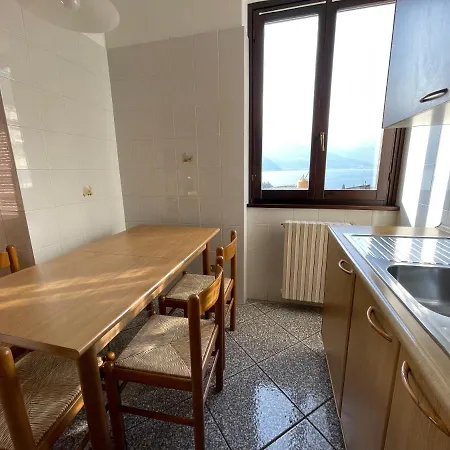 La Casa Sul Sasso In Town Serviced Aparthotel Dervio