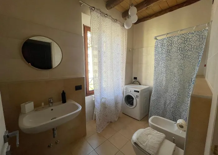 La Casa Sul Sasso In Town Serviced Aparthotel Dervio